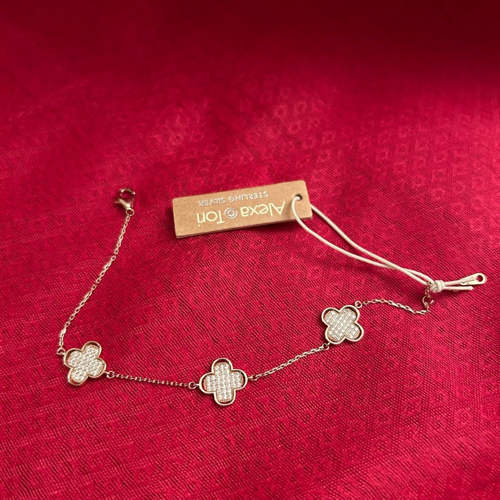 NWT Alex and Tori bracelet